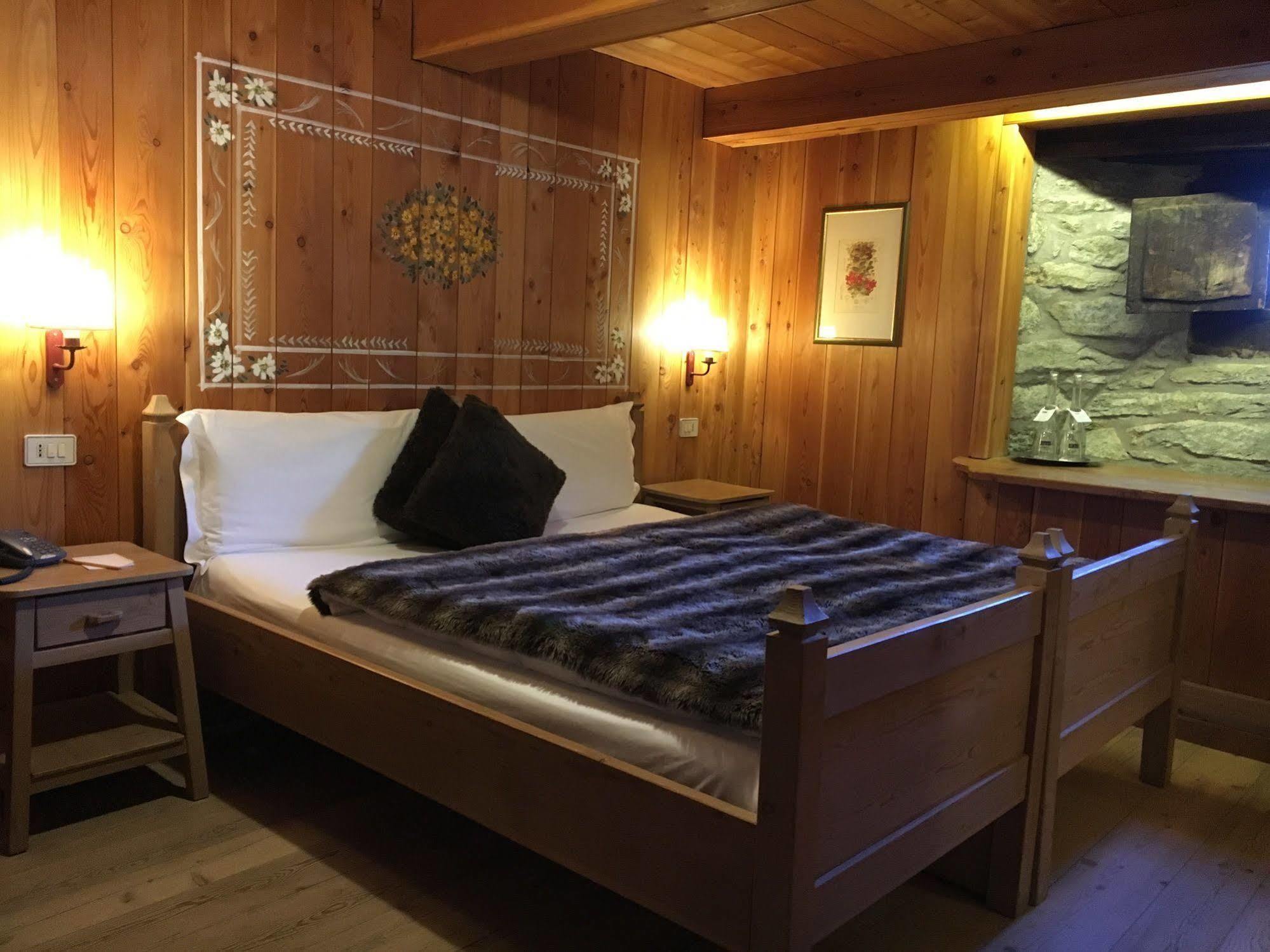 Hotellerie De Mascognaz Champoluc Exterior foto