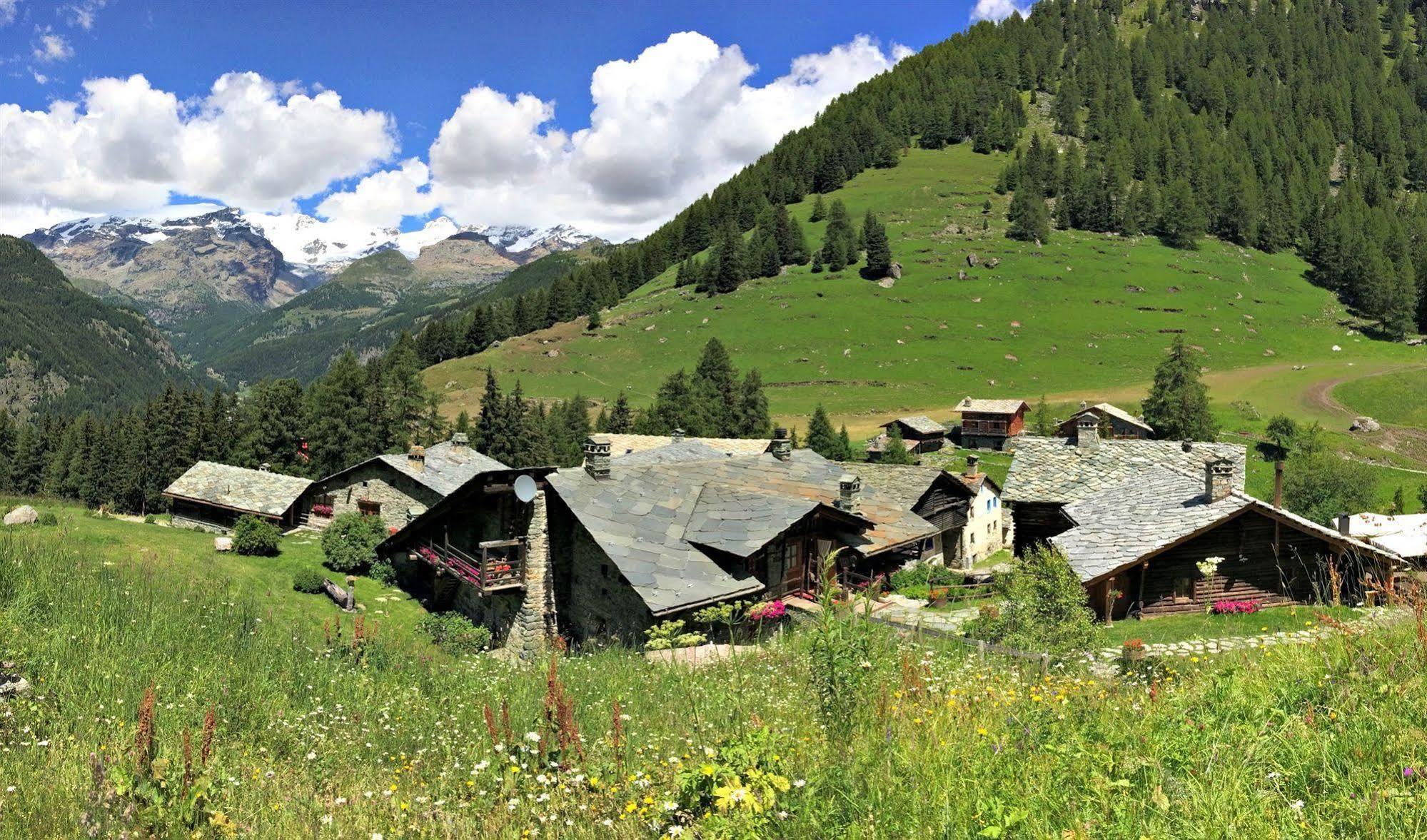 Hotellerie De Mascognaz Champoluc Exterior foto